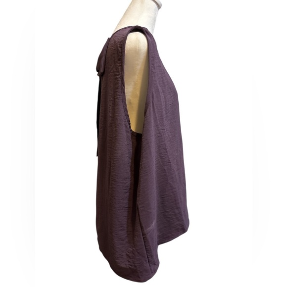 Dark Purple V-Neck Women's Top with bow on back. Size 3X - Picture 2 of 6